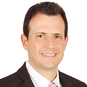 Dr. Juan Fernando Aristizabal Especialista en Ortodoncia, Candidato a Maestria en Ciencias Odontologicas